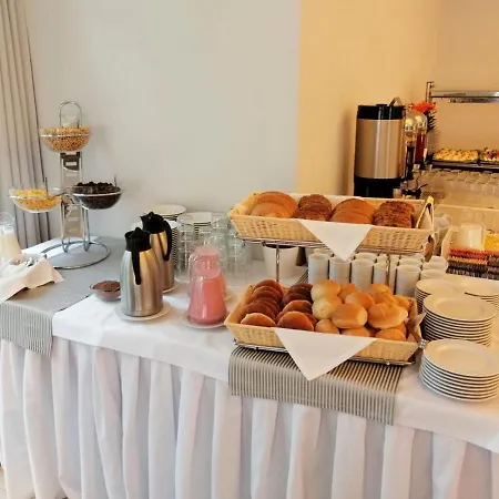 Natura Semesteranläggning (resort) *